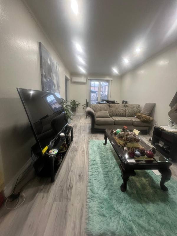 547 Dorchester DR, Oshawa, ON L1J 6L3