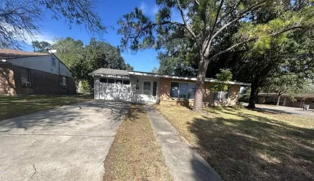 2014 E Mimosa Avenue, Victoria, TX 77901