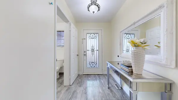 Oakville, ON L6M 3E2,2231 Shipwright RD