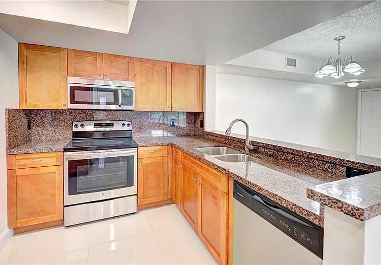 Coral Springs, FL 33071