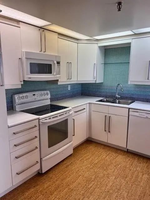 Toronto C08, ON M5E 1T9,71 Front ST E #712