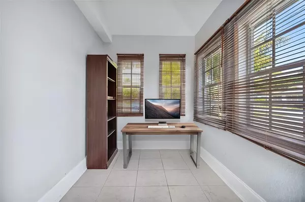 Hollywood, FL 33020,2508 Arthur St