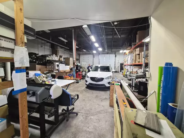 Vaughan, ON L4K 4H8,8600 Keele ST #9-10