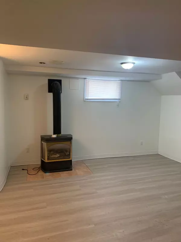 Hamilton, ON L8G 3E7,72 Southmeadow CRES #Lower