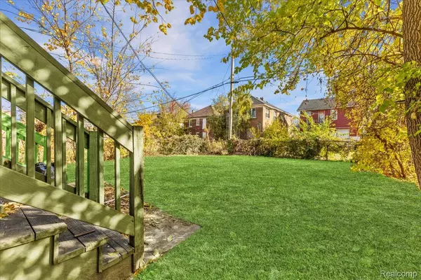 Detroit, MI 48238,2463 Ford ST