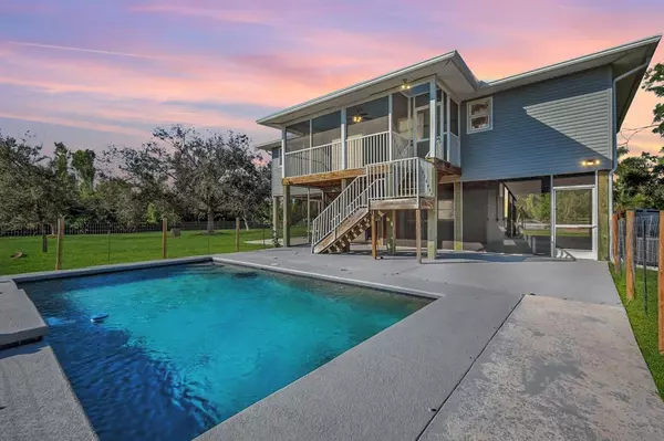 Bokeelia, FL 33922,6401 Mannheim Rd