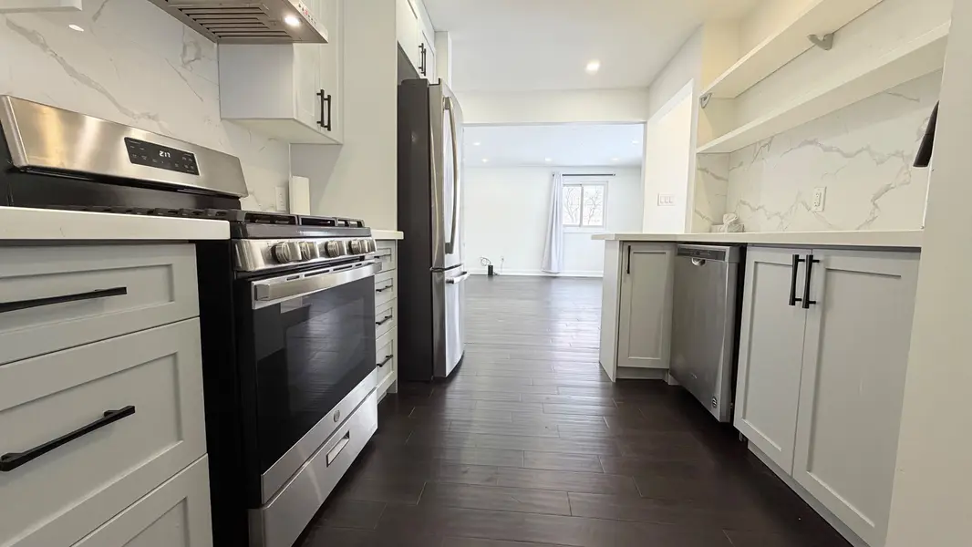 7381 JORDAN AVE, Niagara Falls, ON L2G 5N3