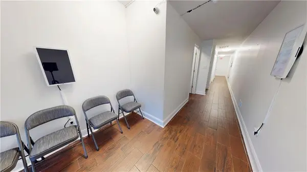 Staten  Island, NY 10305,186 Hylan BLVD