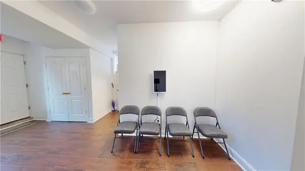 Staten  Island, NY 10305,186 Hylan BLVD