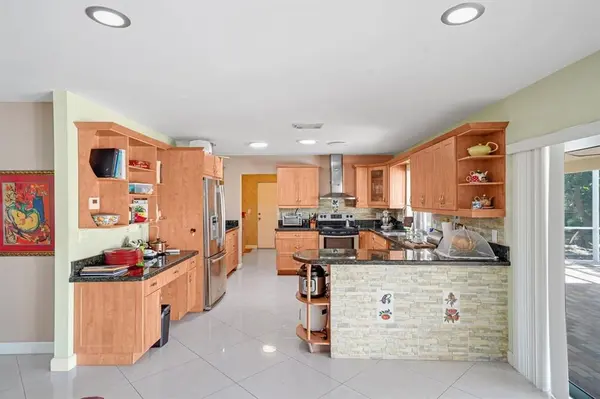 Tamarac, FL 33319,6207 Royal Poinciana Ln