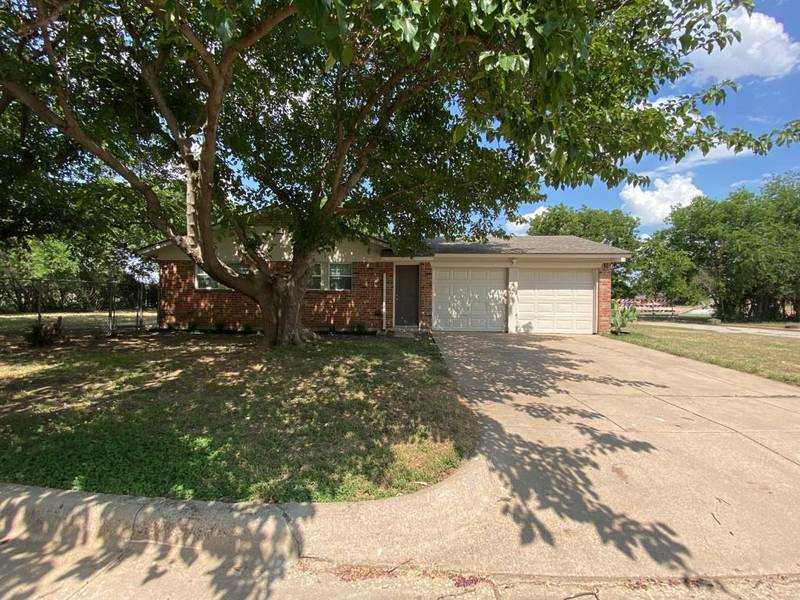 6166 Jennie Drive, Fort Worth, TX 76133