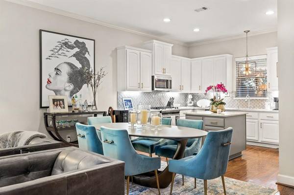 2406 Wild Cherry Way, Dallas, TX 75206