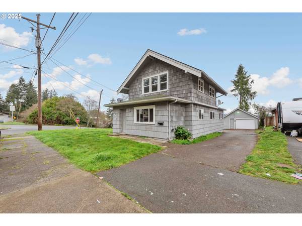 1392 N 8TH ST, Coos Bay, OR 97420