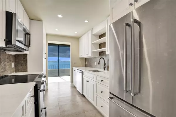 Singer Island, FL 33404,5510 N Ocean Dr #15B