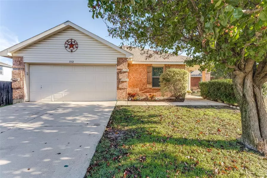 1112 Day Dream Drive, Fort Worth, TX 76052