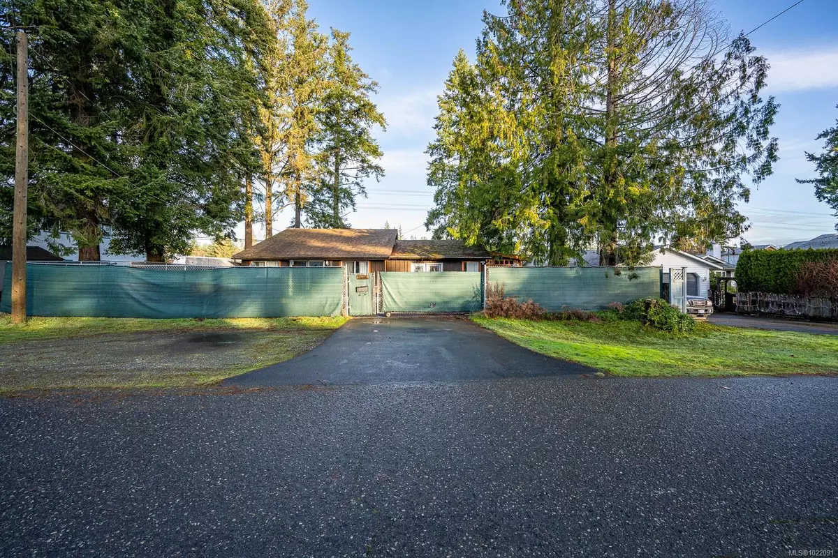 Comox, BC V9M 4C6,1576 Owen Rd