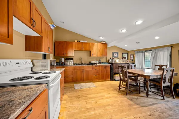 Comox, BC V9M 4C6,1576 Owen Rd