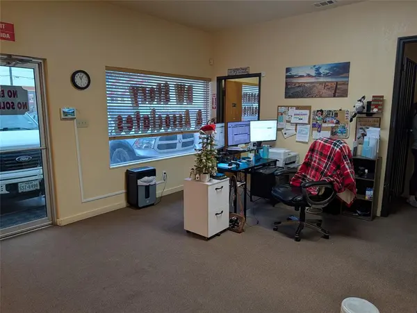 Mabank, TX 75147,1424 S 3rd Street