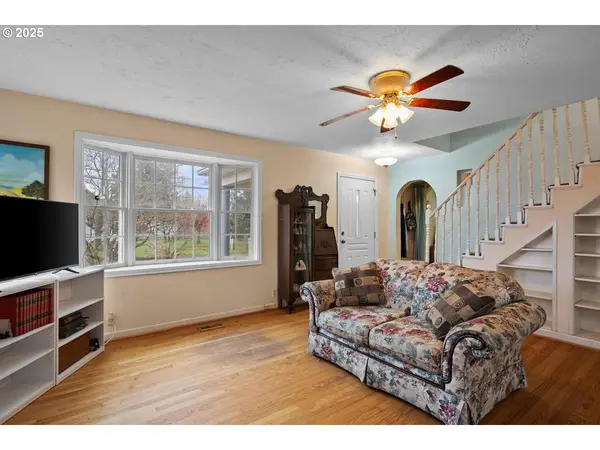 Portland, OR 97216,9311/9315 SE GRANT ST