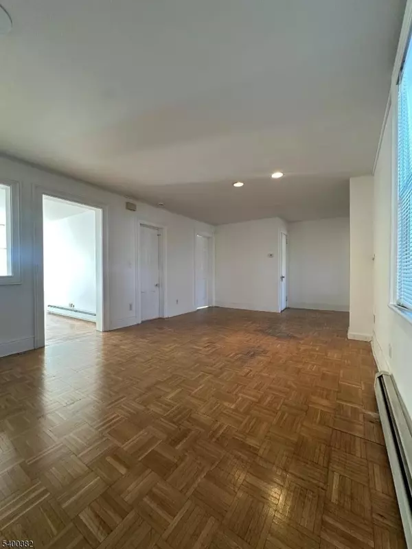 Boonton Town, NJ 07005,219 Madison St #1