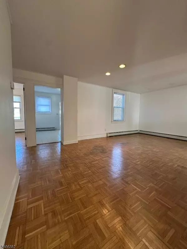 Boonton Town, NJ 07005,219 Madison St #1