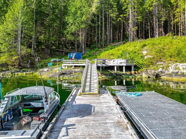 Bamfield, BC V0R 2B0,Lot E Cheeyah Island