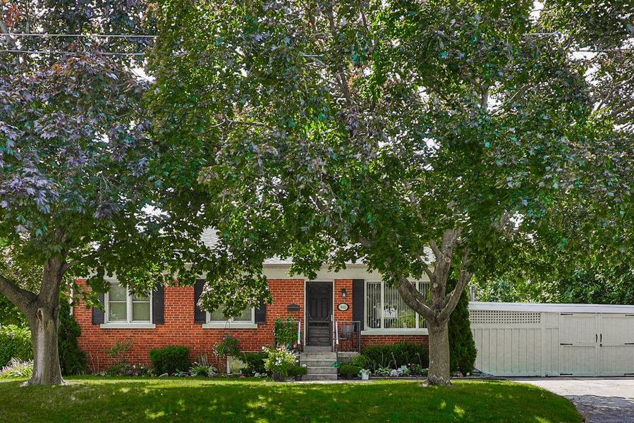 602 Drury LN #Lower, Burlington, ON L7R 2X6