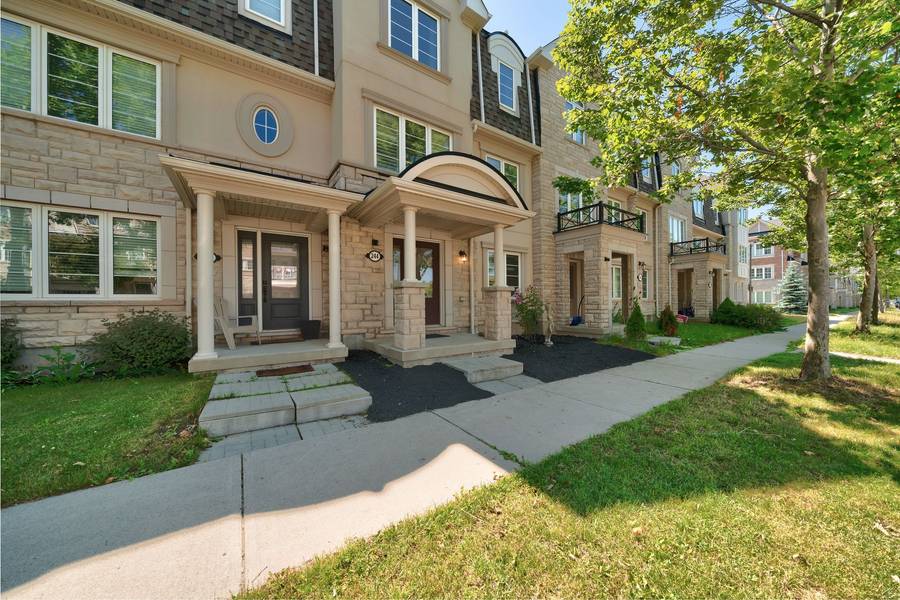 244 Ellen Davidson DR, Oakville, ON L6M 0V2