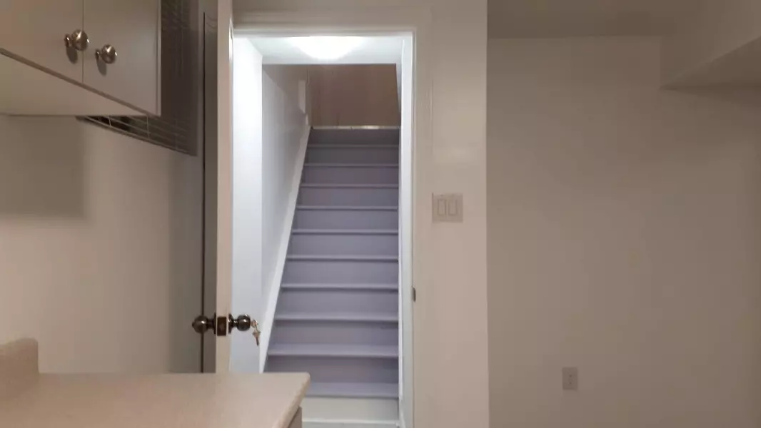 65 Canarvan CT, Brampton, ON L6Y 4N1