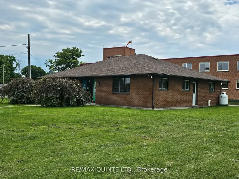 1 McFarland DR, Prince Edward County, ON K0K 2T0