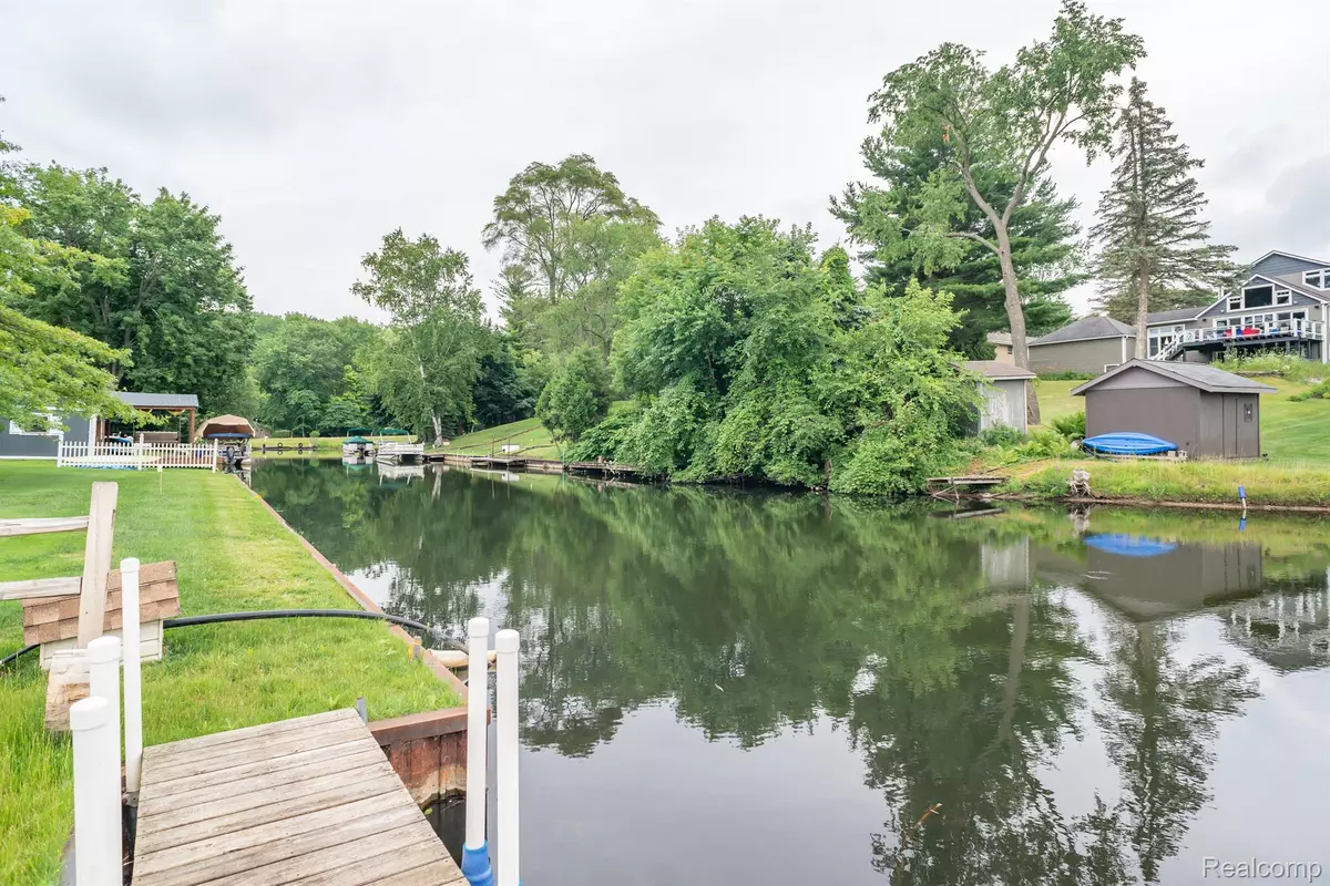 Commerce Twp, MI 48390,000 DRIBURG