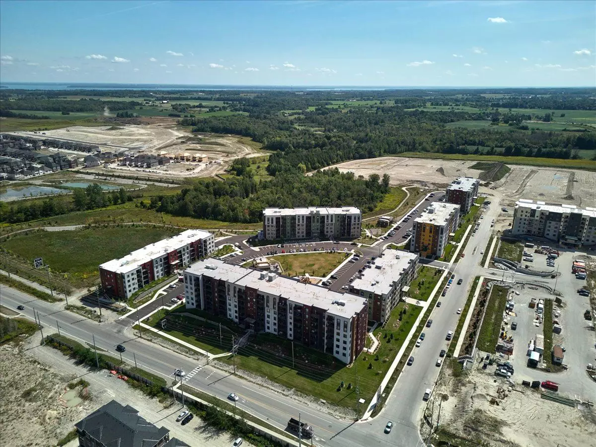 Barrie, ON L9J 0K2,10 Culinary LN #106