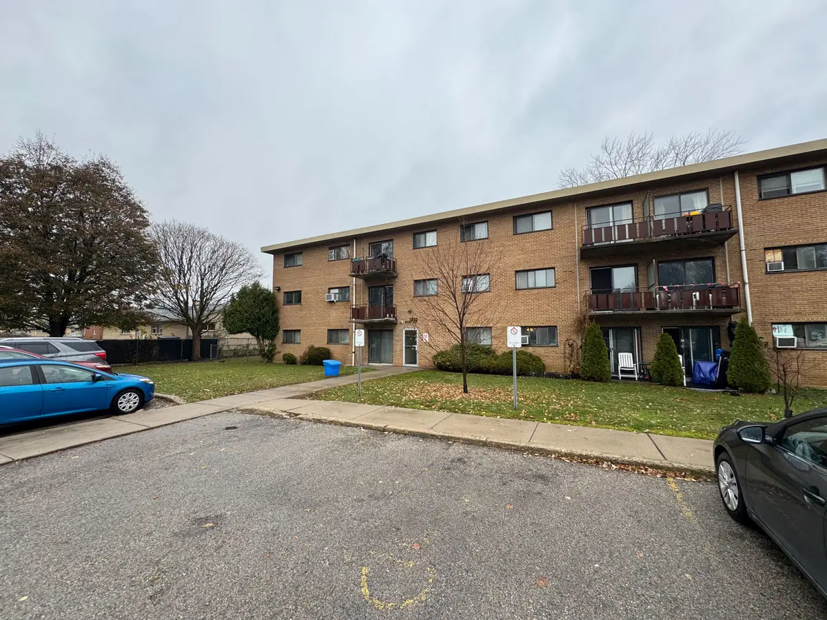 London East, ON N5W 2S1,1830 Dumont ST #206
