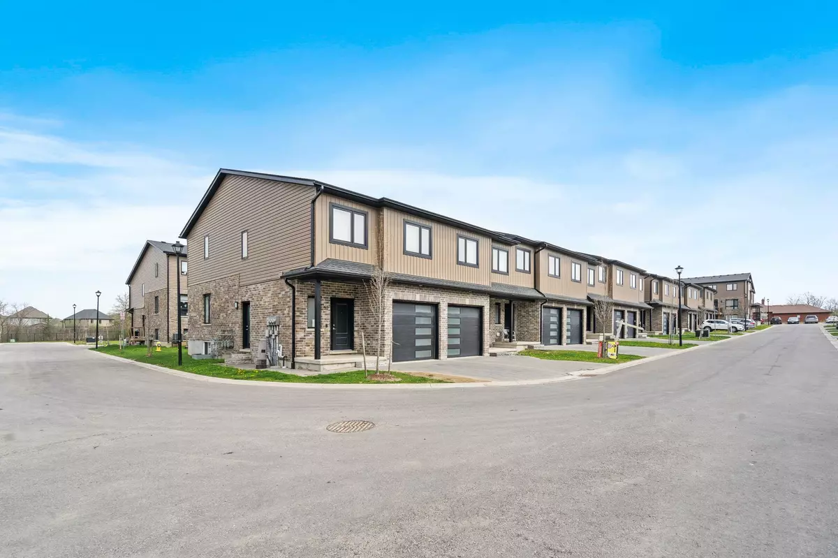 London North, ON N6H 0K3,811 Sarnia RD #56