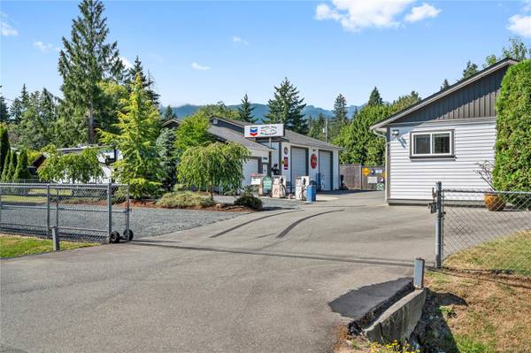 911 Poplar Way, Hilliers, BC V9K 1V8