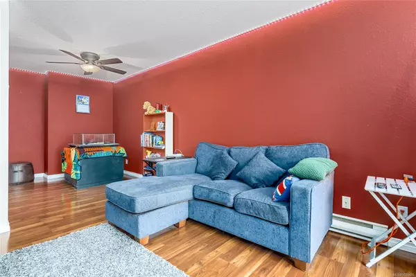 Courtenay, BC V9N 3R9,1050 Braidwood Rd #207