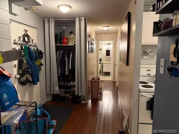 Nanaimo, BC V9R 2A4,997 Bowen Rd #4108