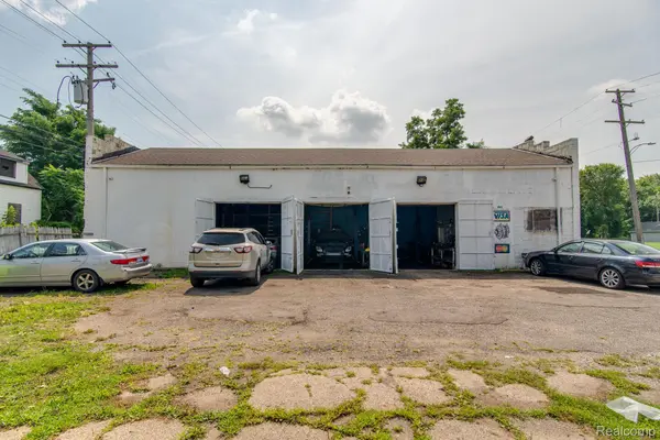 5788 Van Dyke ST, Detroit, MI 48213