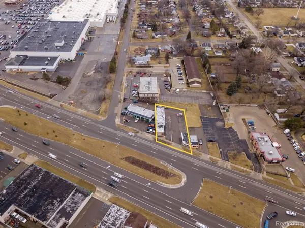 28640 GRATIOT AVE, Roseville, MI 48066