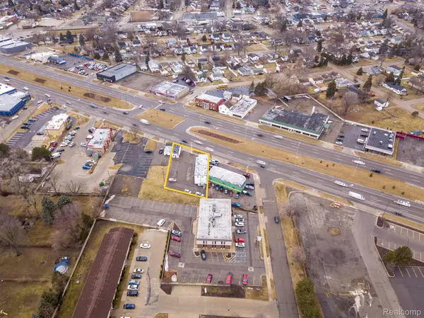 28640 GRATIOT AVE, Roseville, MI 48066