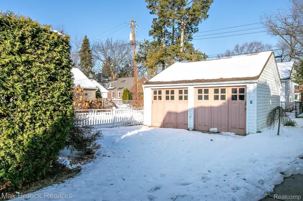 Huntington Woods, MI 48070,10034 Lasalle BLVD