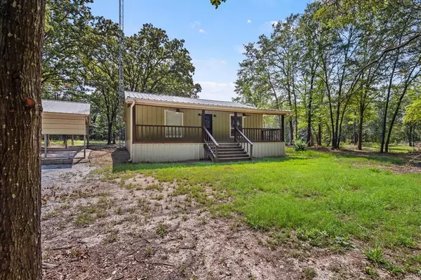 Ivanhoe, TX 75447,720 County Road 2220