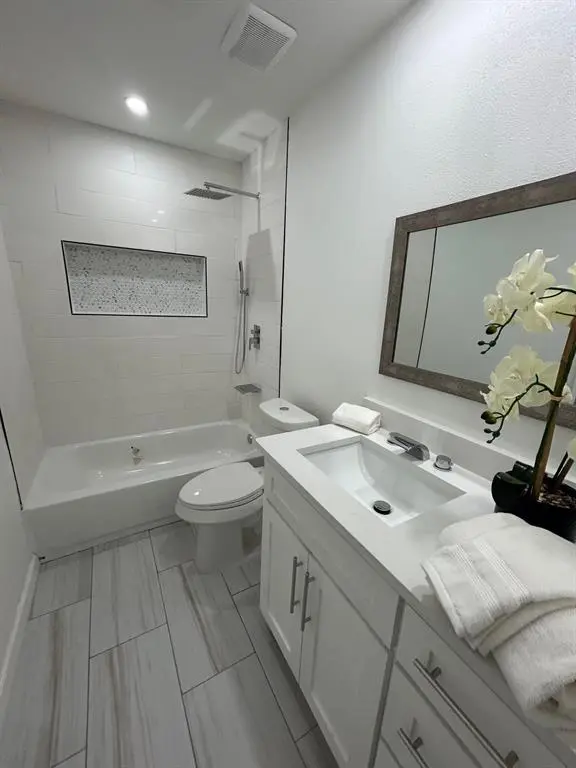 Dallas, TX 75240,8545 Midpark Road #9