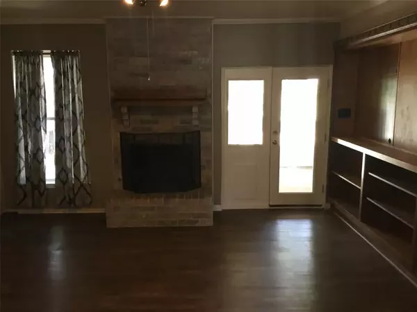 Denton, TX 76205,2030 Golf Court