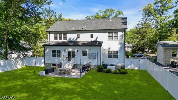 37 Wade Dr, Summit City, NJ 07901