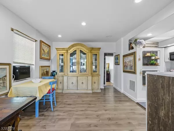 Woodbridge Twp., NJ 08863,38 Evergreen Ave