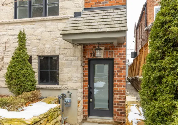 Toronto C02, ON M6G 0A3,1145 Ossington AVE #12