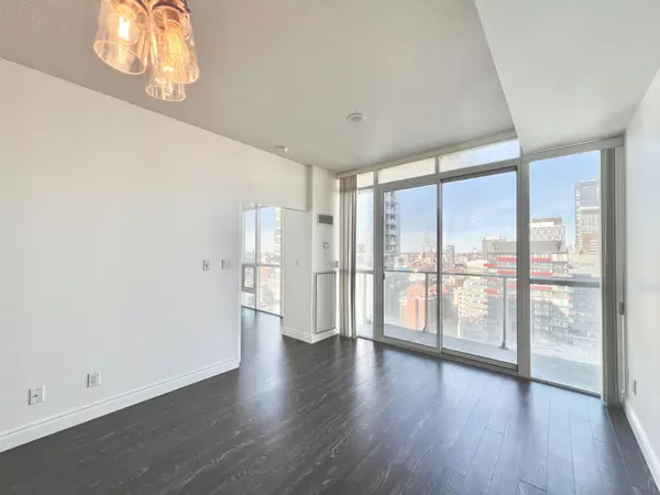 Toronto C01, ON M5H 4E6,126 Simcoe ST #2705