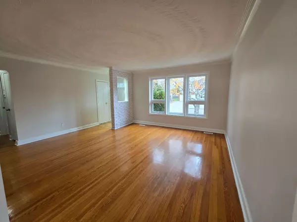 Toronto E07, ON M1S 2A4,24 Fulham ST