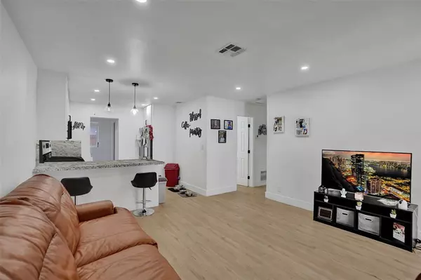 Pompano Beach, FL 33060,209 NE 9th St